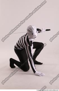 08 2019 01 JIRKA KNEELING POSE WITH KATANA